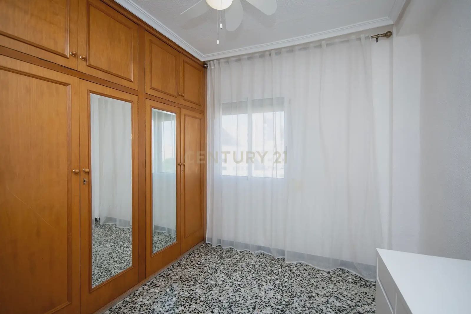 2 soveværelse Lejlighed til salg i Alicante by med garage - € 229.000 (Ref: 9848239)