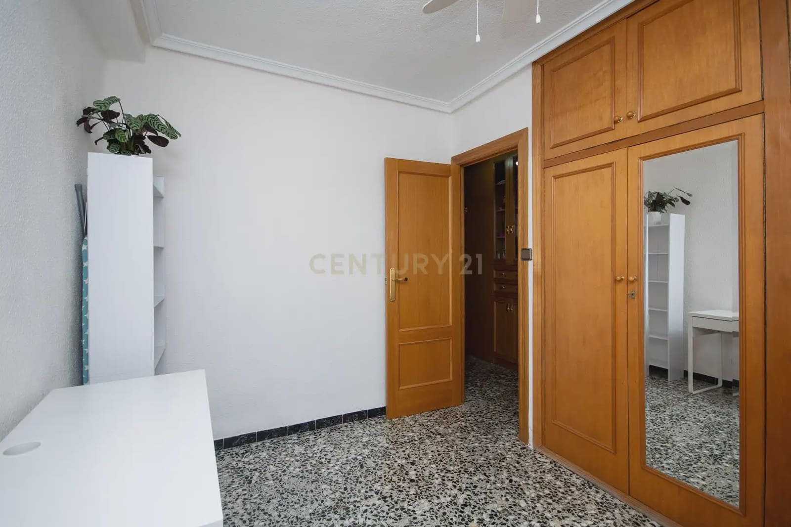 2 soveværelse Lejlighed til salg i Alicante by med garage - € 229.000 (Ref: 9848239)