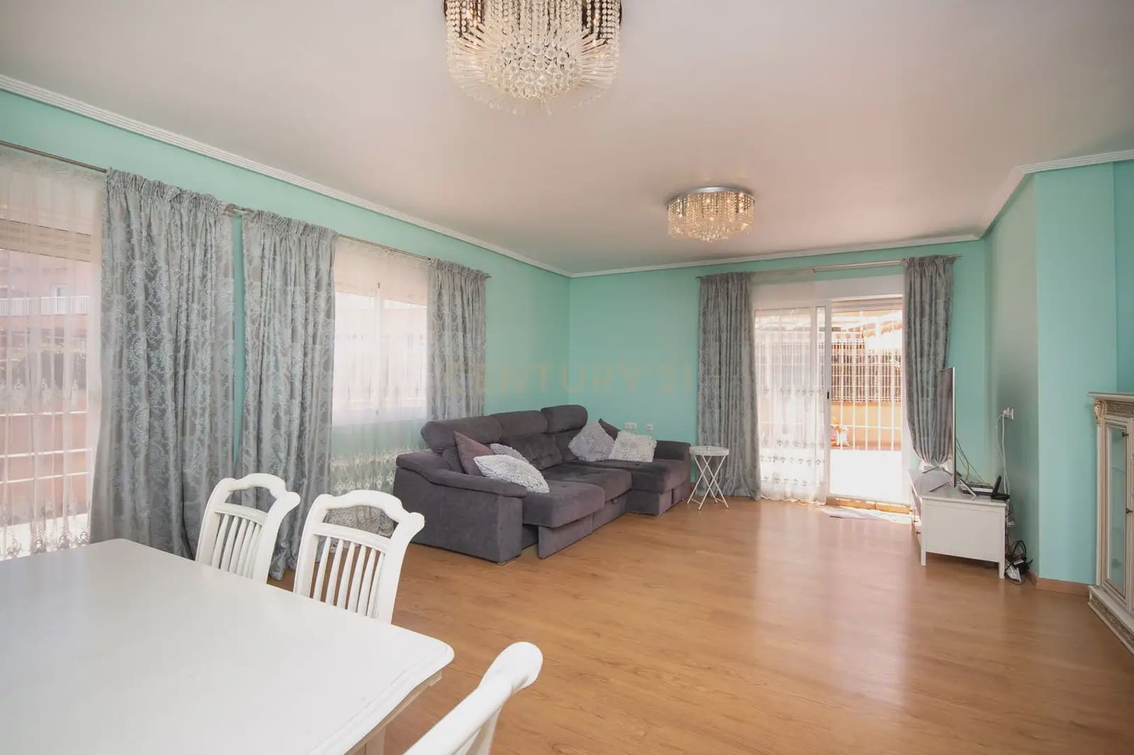 3 bedroom Townhouse for sale in Alicante / Alacant city with pool - € 569,000 (Ref: 9848241)
