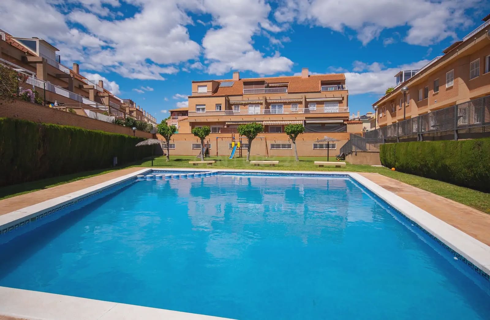 3 bedroom Townhouse for sale in Alicante / Alacant city with pool - € 569,000 (Ref: 9848241)