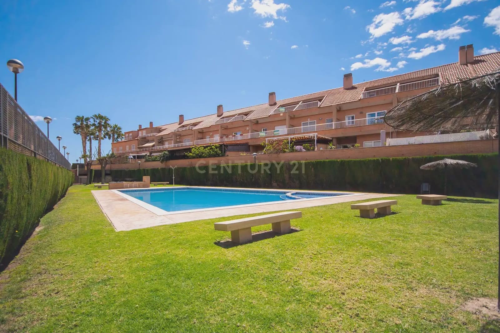 3 bedroom Townhouse for sale in Alicante / Alacant city with pool - € 569,000 (Ref: 9848241)
