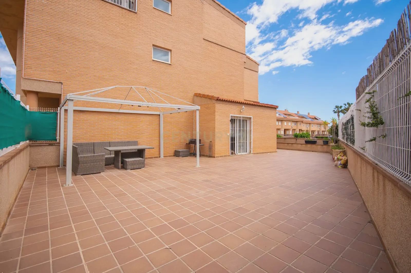 3 bedroom Townhouse for sale in Alicante / Alacant city with pool - € 569,000 (Ref: 9848241)