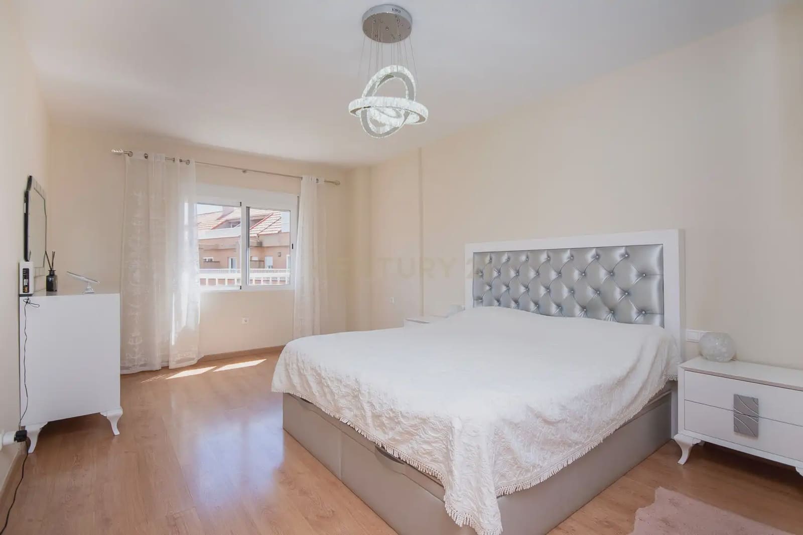 3 bedroom Townhouse for sale in Alicante / Alacant city with pool - € 569,000 (Ref: 9848241)