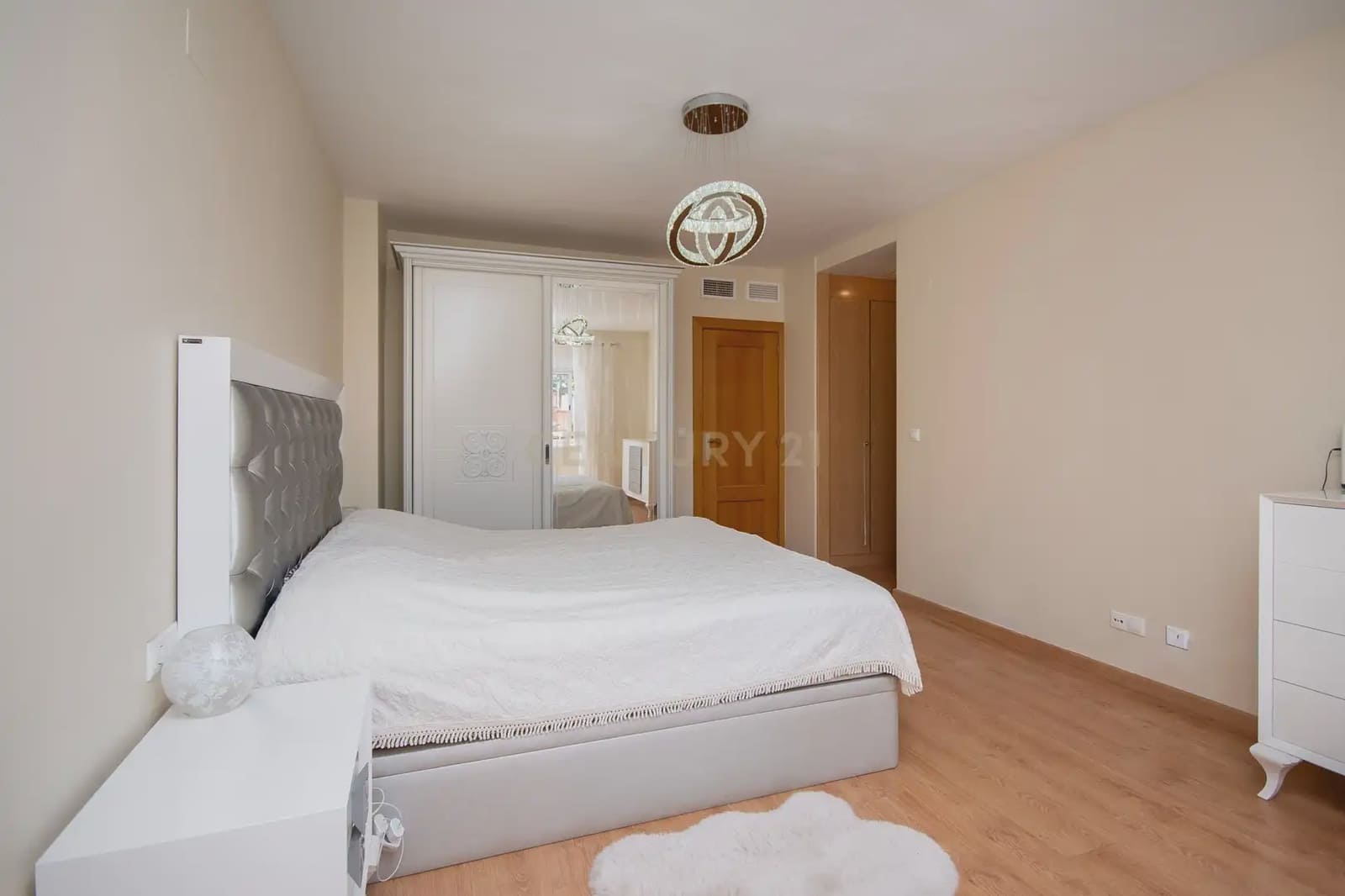 3 bedroom Townhouse for sale in Alicante / Alacant city with pool - € 569,000 (Ref: 9848241)