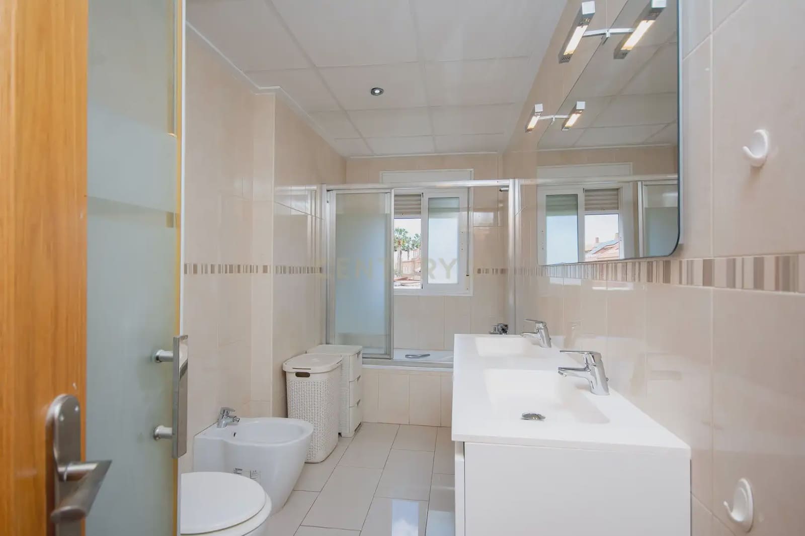 3 bedroom Townhouse for sale in Alicante / Alacant city with pool - € 569,000 (Ref: 9848241)