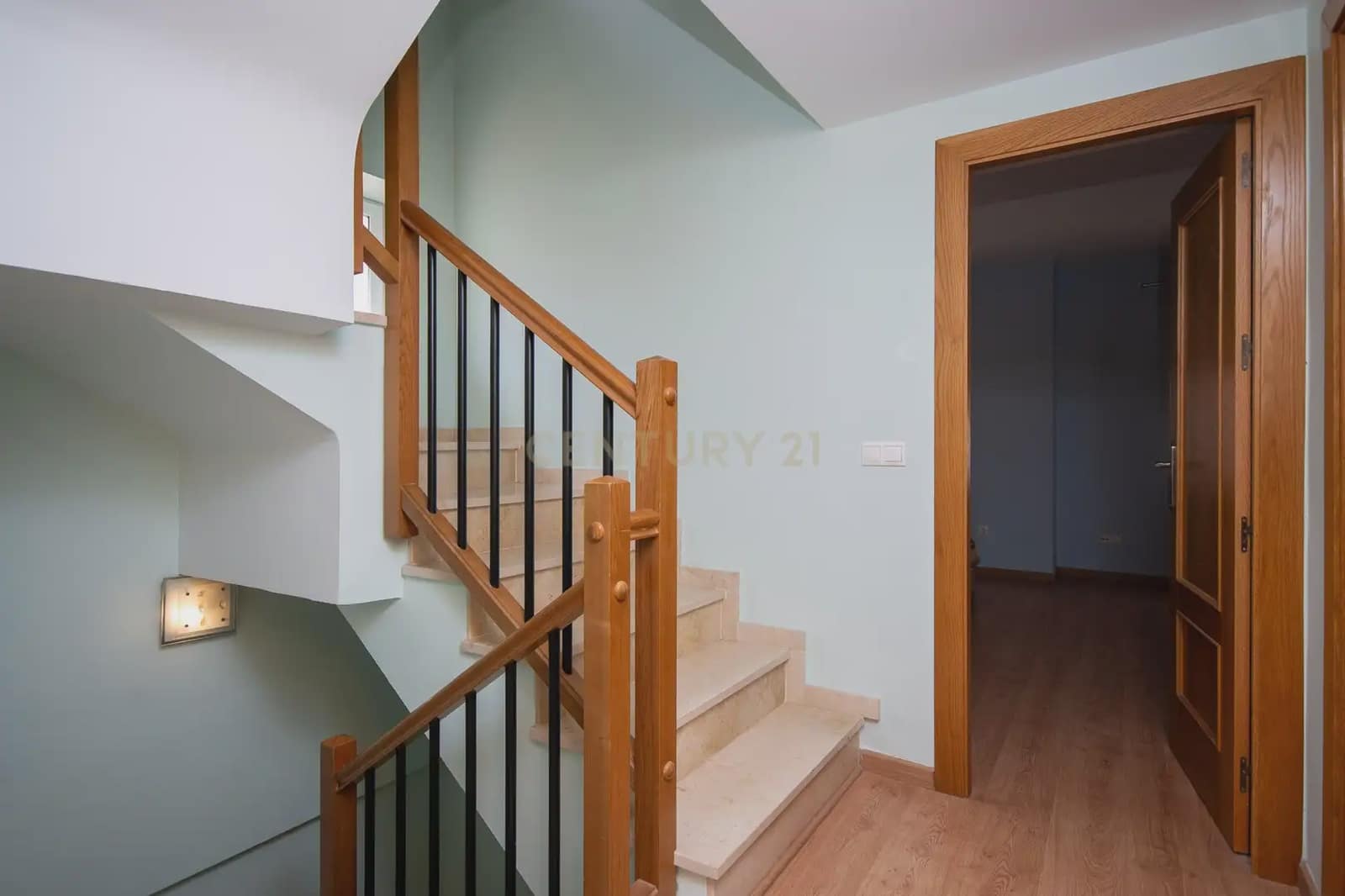 3 bedroom Townhouse for sale in Alicante / Alacant city with pool - € 569,000 (Ref: 9848241)