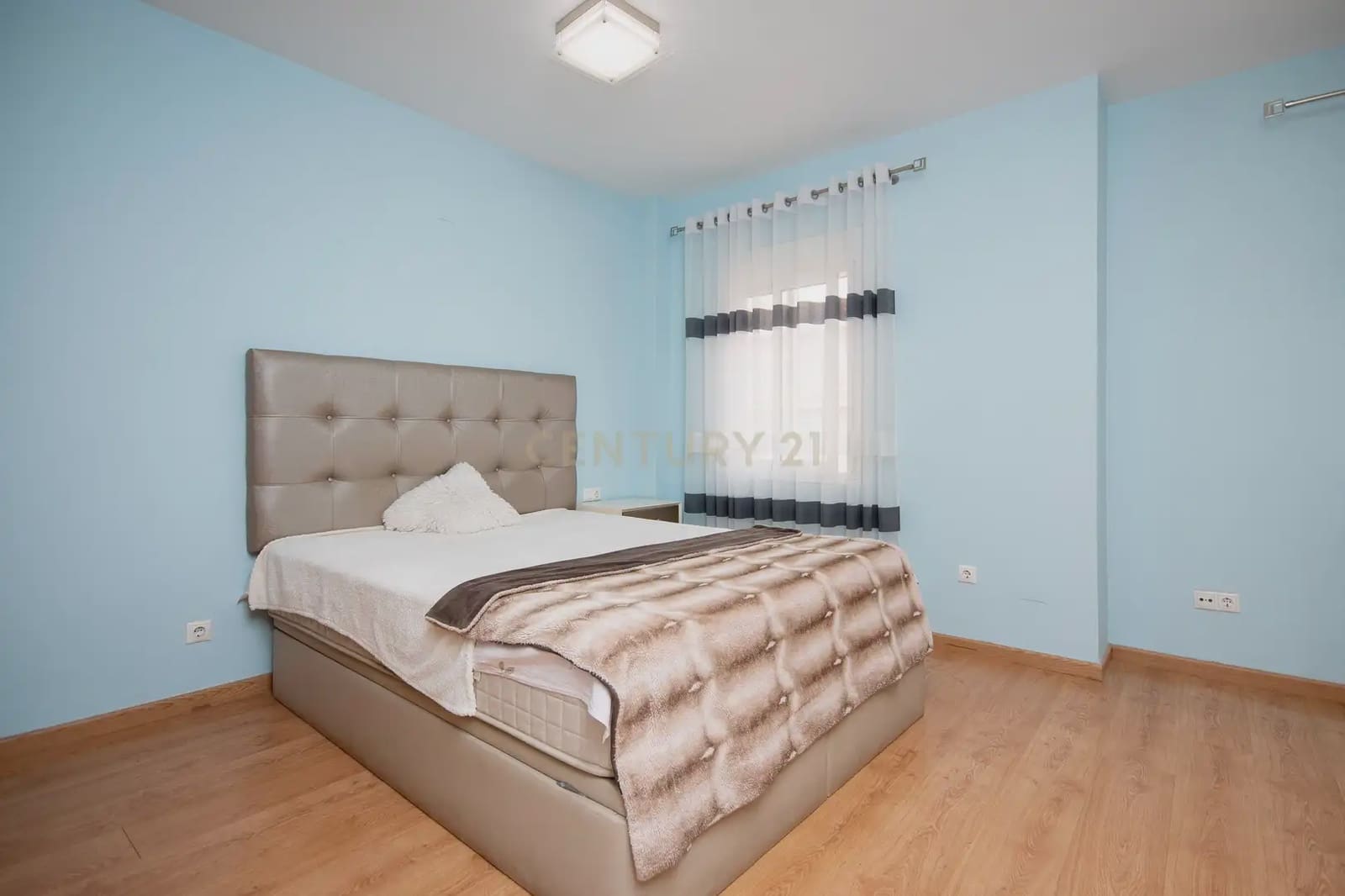 3 bedroom Townhouse for sale in Alicante / Alacant city with pool - € 569,000 (Ref: 9848241)