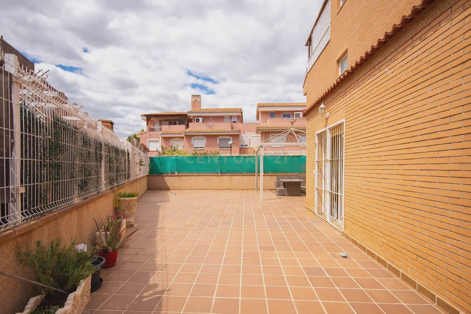 3 bedroom Townhouse for sale in Alicante / Alacant city with pool - € 569,000 (Ref: 9848241)