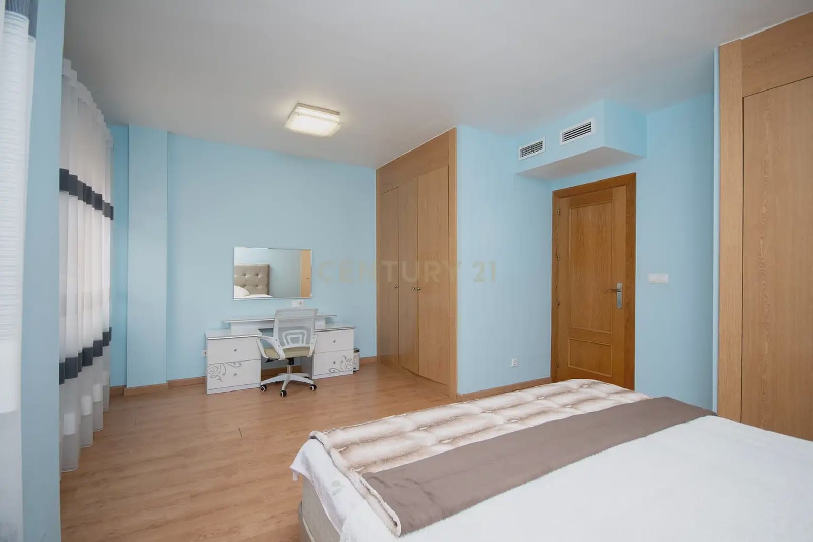 3 bedroom Townhouse for sale in Alicante / Alacant city with pool - € 569,000 (Ref: 9848241)