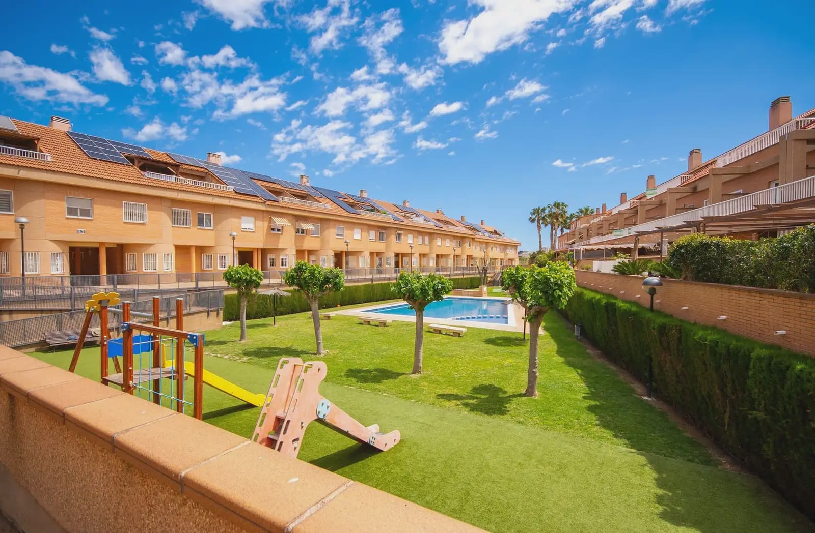 3 bedroom Townhouse for sale in Alicante / Alacant city with pool - € 569,000 (Ref: 9848241)