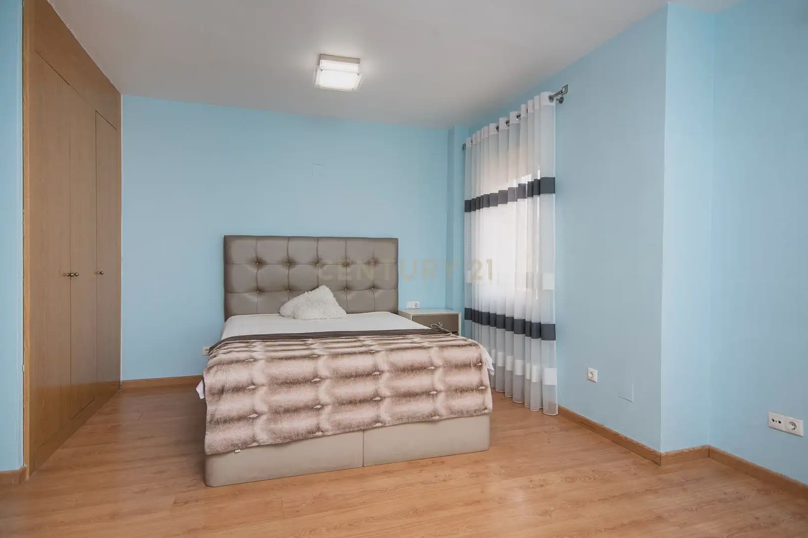 3 bedroom Townhouse for sale in Alicante / Alacant city with pool - € 569,000 (Ref: 9848241)