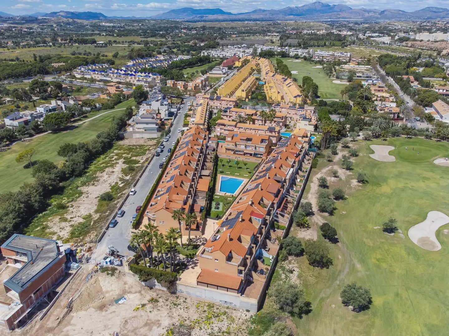 3 bedroom Townhouse for sale in Alicante / Alacant city with pool - € 569,000 (Ref: 9848241)