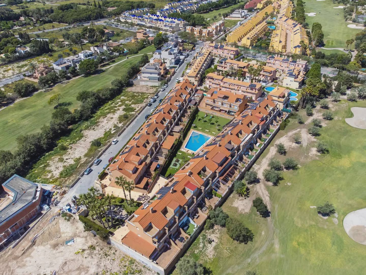 3 bedroom Townhouse for sale in Alicante / Alacant city with pool - € 569,000 (Ref: 9848241)