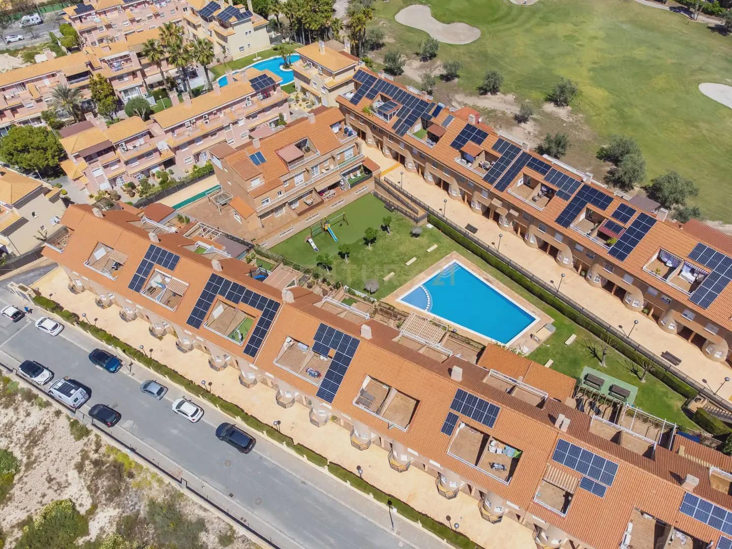 3 bedroom Townhouse for sale in Alicante / Alacant city with pool - € 569,000 (Ref: 9848241)