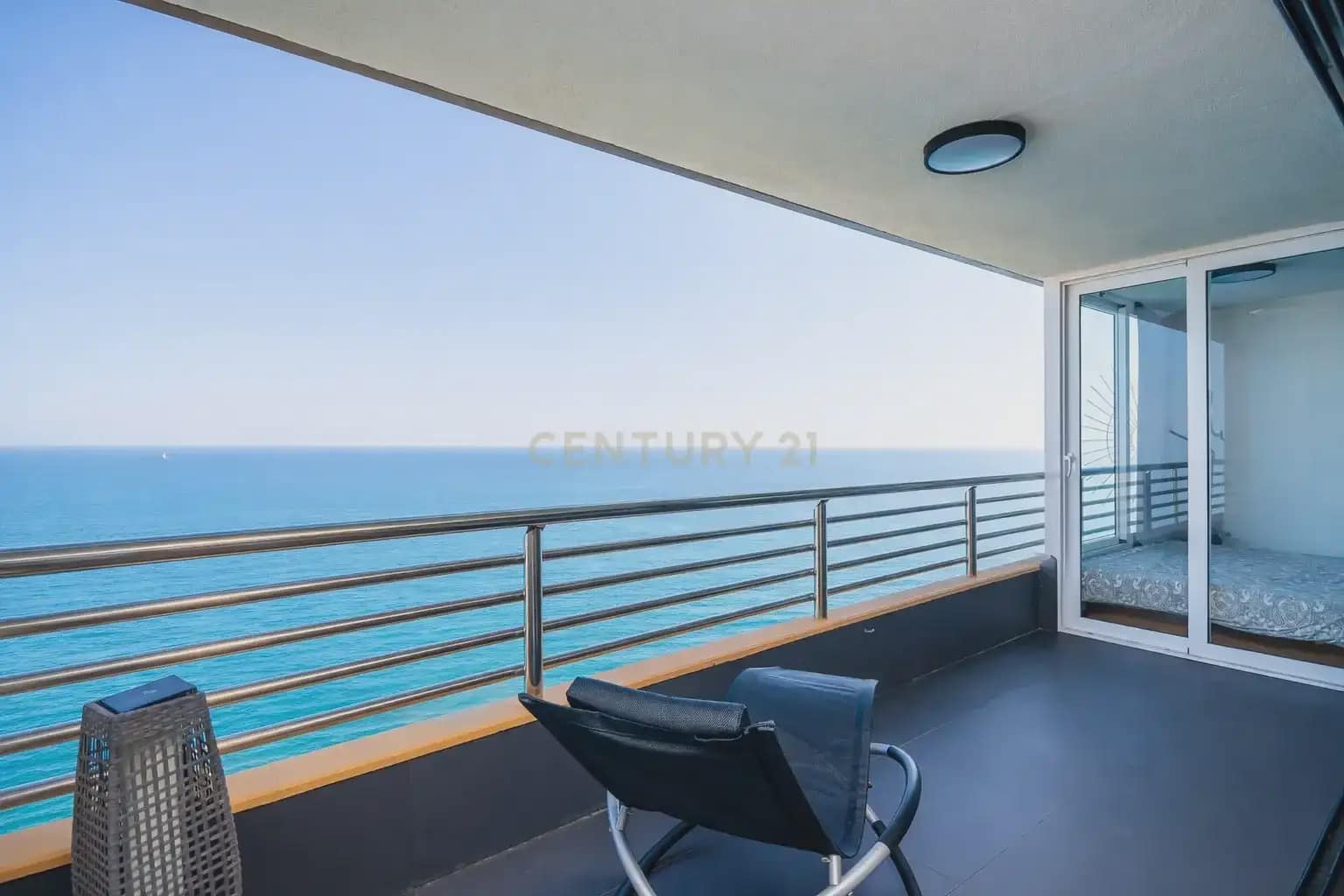 2 bedroom Flat for sale in Alicante / Alacant city - € 530,000 (Ref: 9858287)