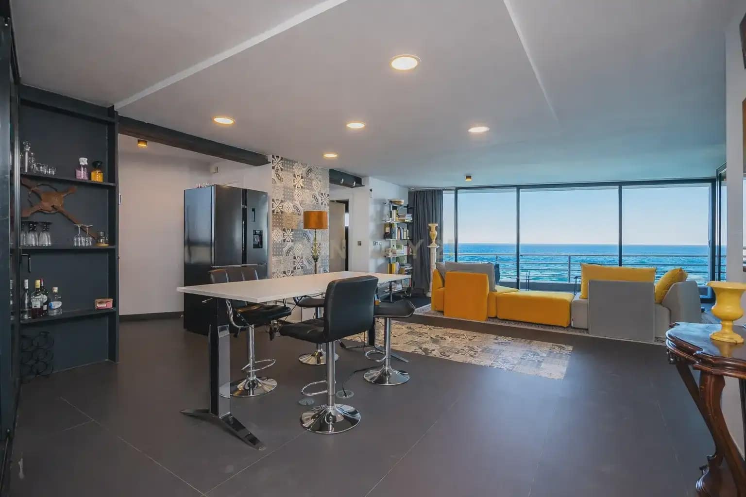 2 bedroom Flat for sale in Alicante / Alacant city - € 530,000 (Ref: 9858287)