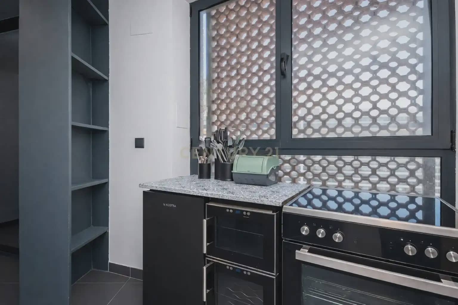 2 bedroom Flat for sale in Alicante / Alacant city - € 530,000 (Ref: 9858287)