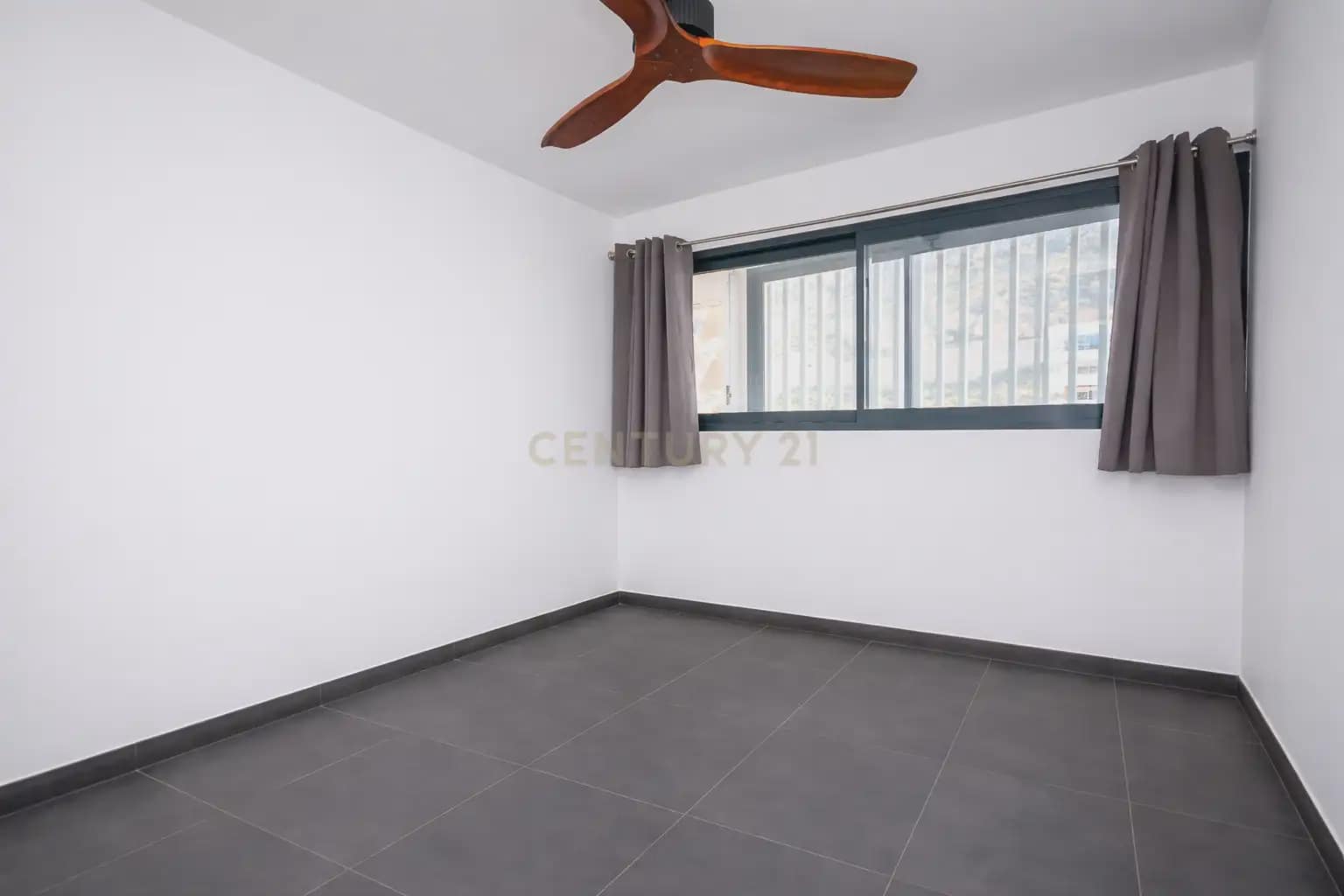2 bedroom Flat for sale in Alicante / Alacant city - € 530,000 (Ref: 9858287)