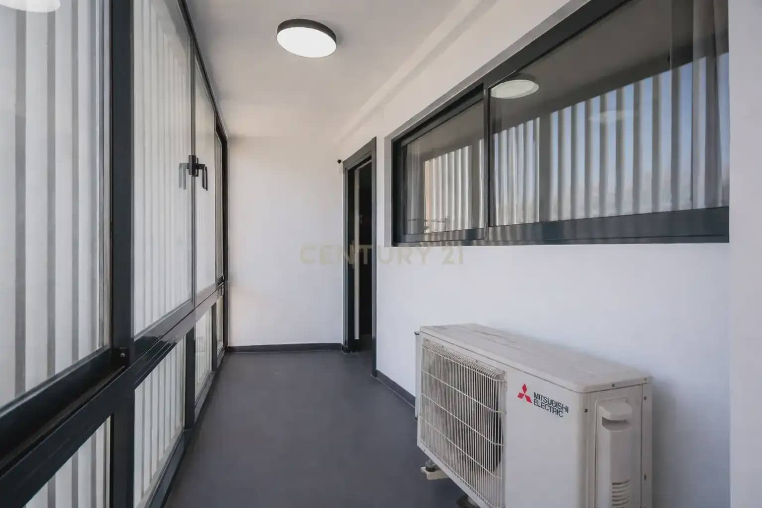 2 bedroom Flat for sale in Alicante / Alacant city - € 530,000 (Ref: 9858287)