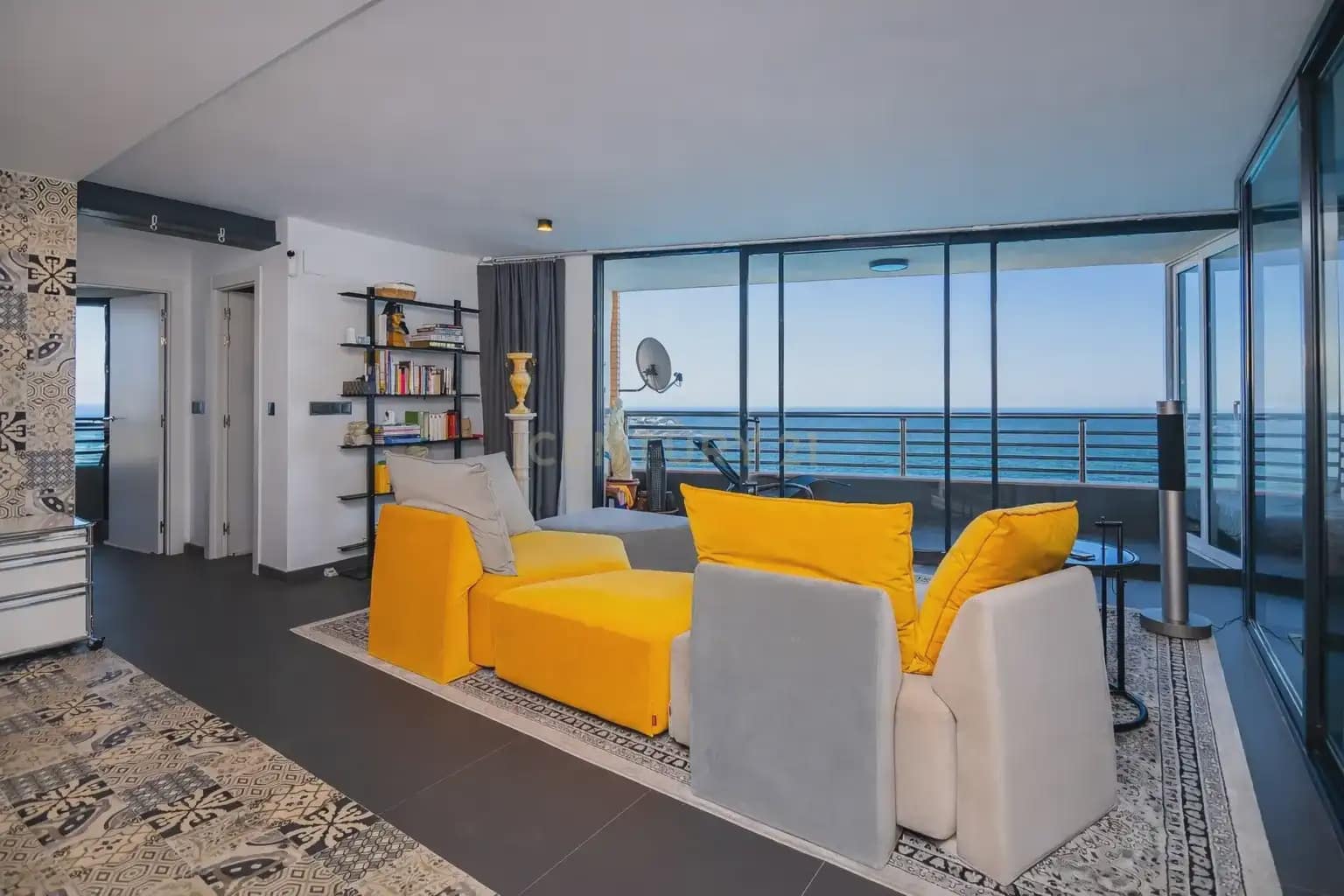 2 bedroom Flat for sale in Alicante / Alacant city - € 530,000 (Ref: 9858287)
