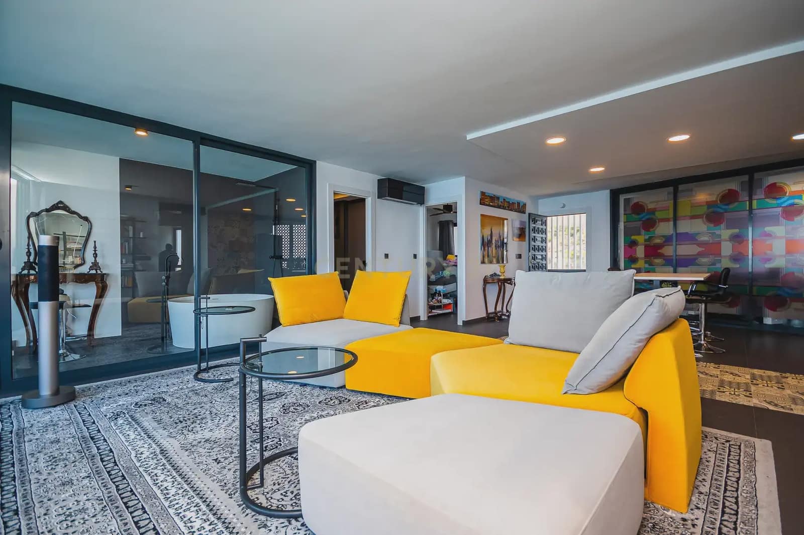 2 bedroom Flat for sale in Alicante / Alacant city - € 530,000 (Ref: 9858287)