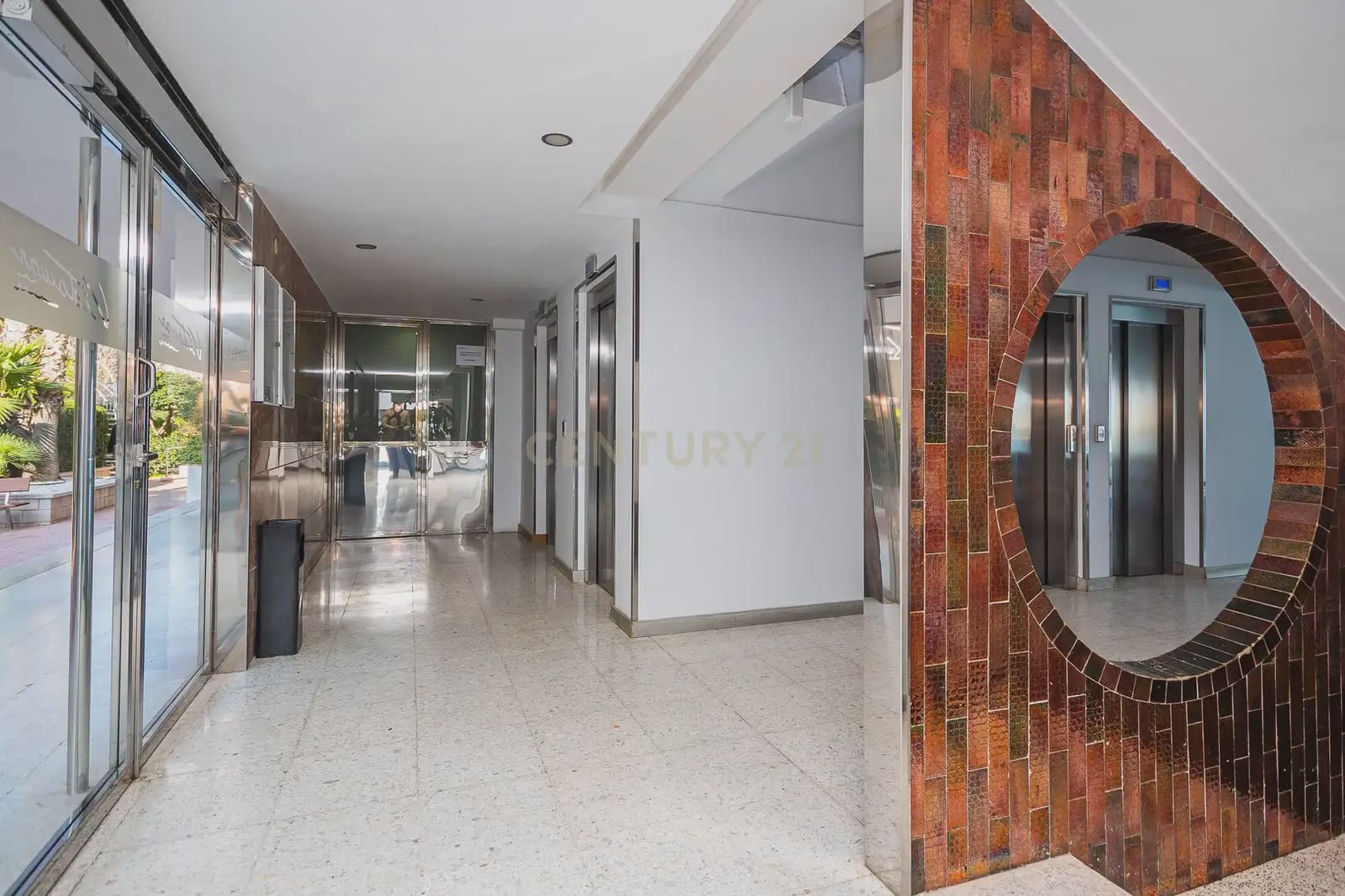 2 bedroom Flat for sale in Alicante / Alacant city - € 530,000 (Ref: 9858287)