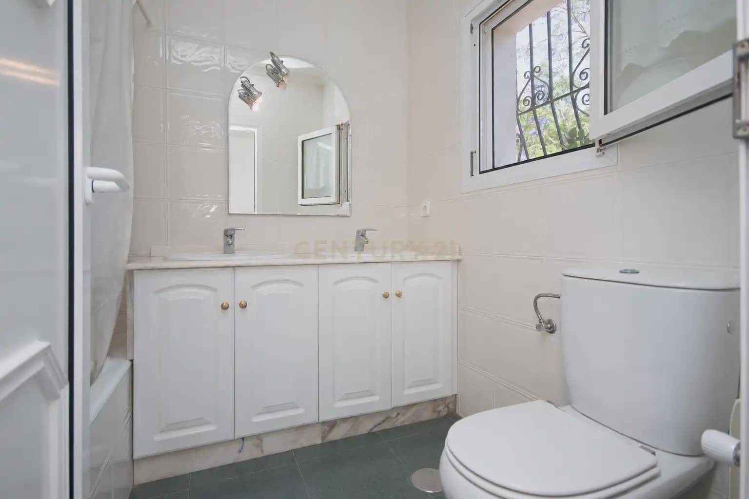 3 quarto Moradia para venda em Alicante cidade com piscina - 415 000 € (Ref: 9879795)