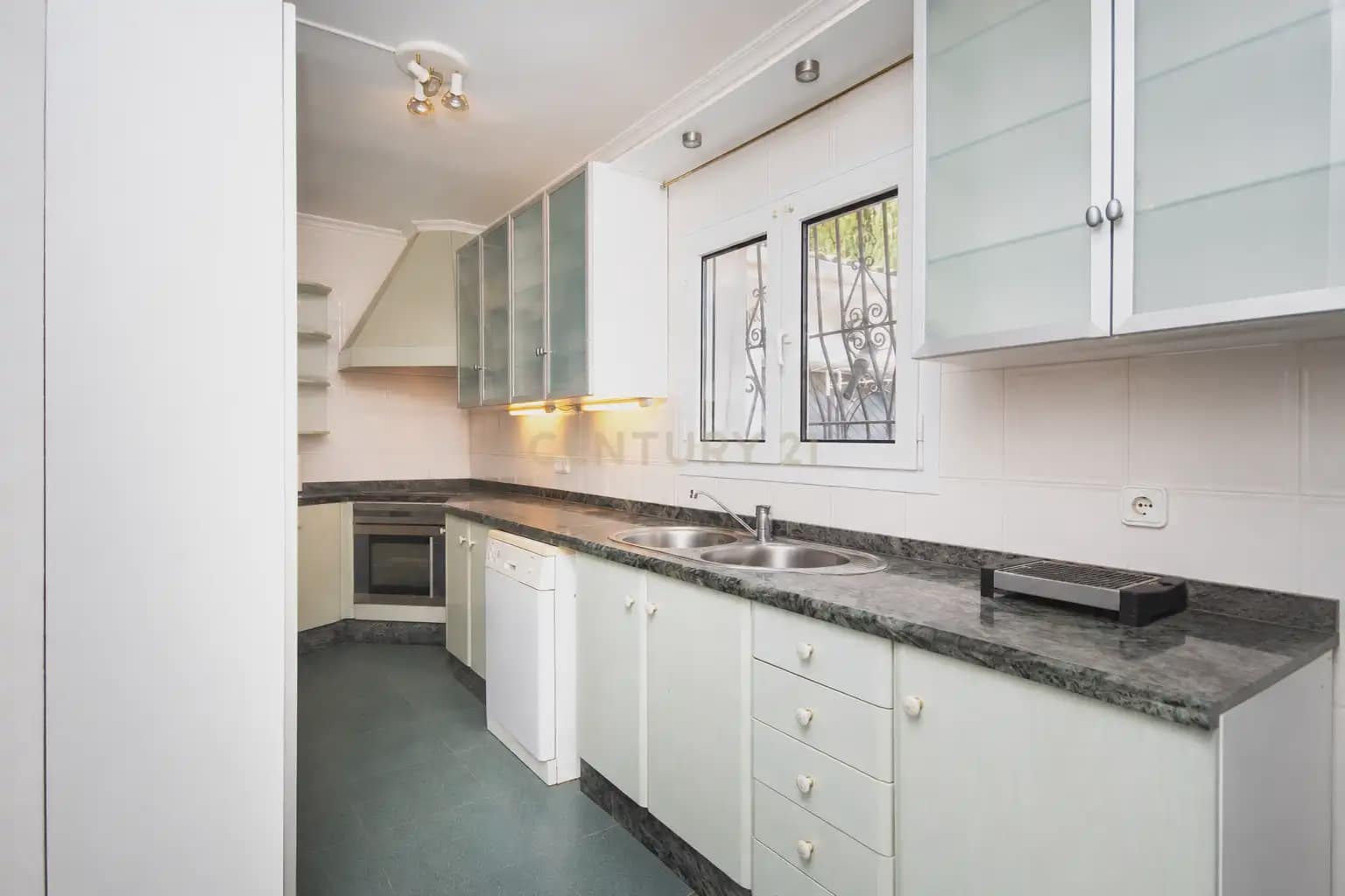3 quarto Moradia para venda em Alicante cidade com piscina - 415 000 € (Ref: 9879795)