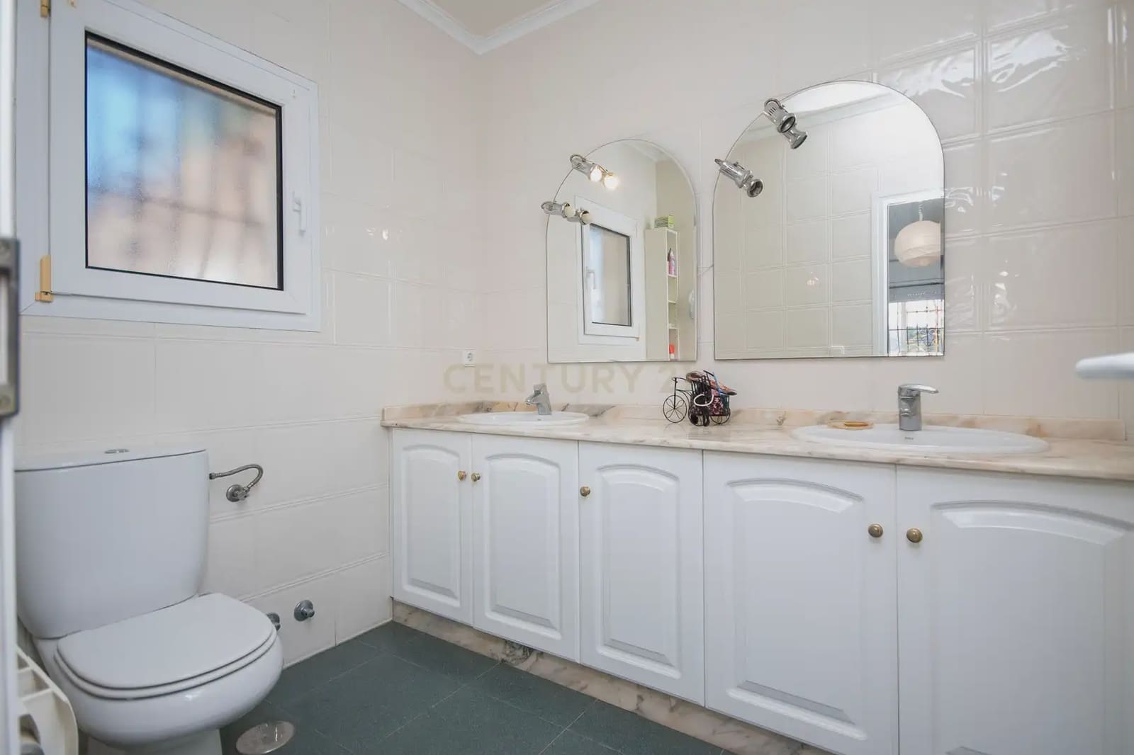 3 quarto Moradia para venda em Alicante cidade com piscina - 415 000 € (Ref: 9879795)