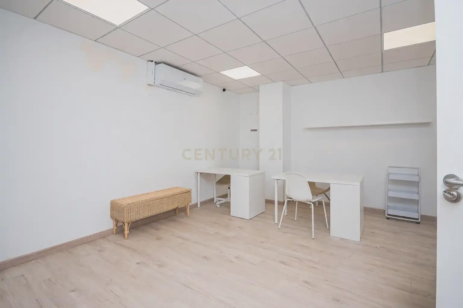 Komercyjne na sprzedaż w Miasto Alicante / Alacant - 45 000 € (Ref: 9889311)