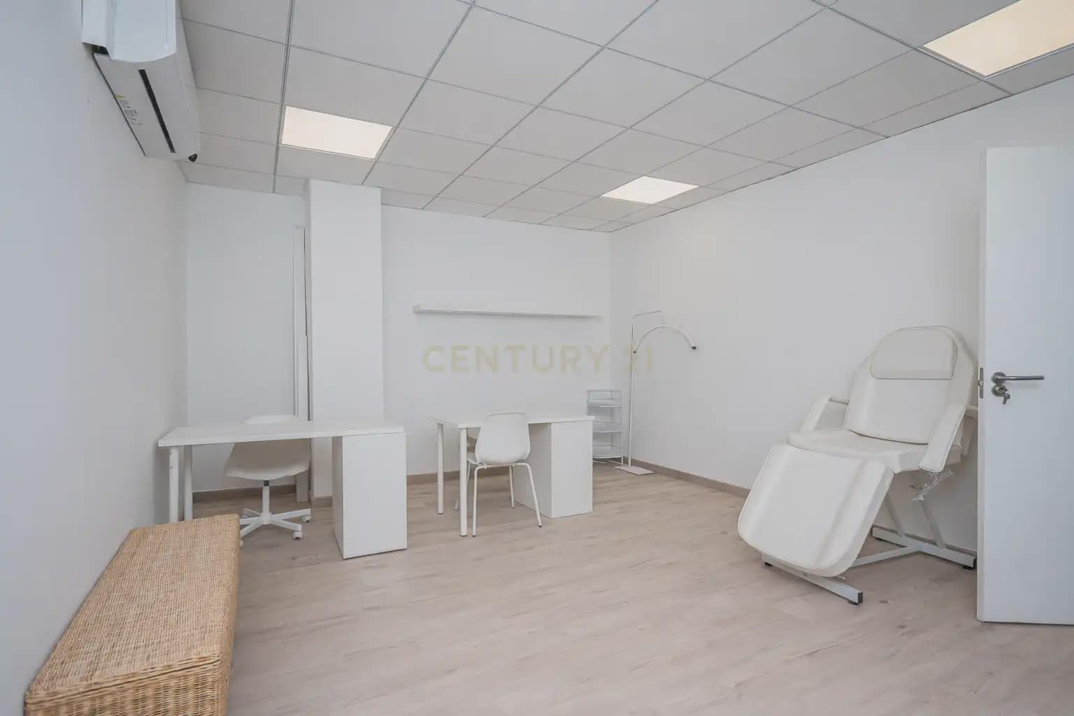 Komercyjne na sprzedaż w Miasto Alicante / Alacant - 45 000 € (Ref: 9889311)