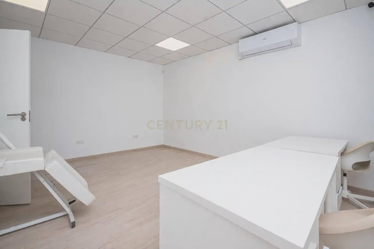 Komercyjne na sprzedaż w Miasto Alicante / Alacant - 45 000 € (Ref: 9889311)
