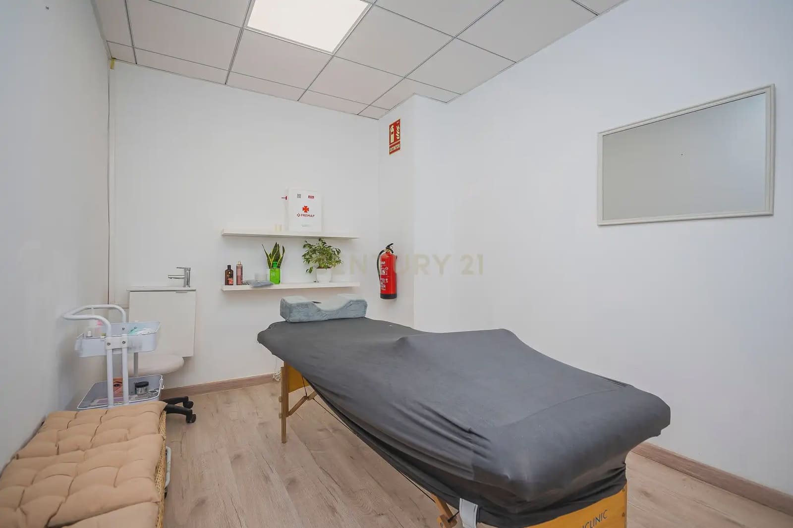 Komercyjne na sprzedaż w Miasto Alicante / Alacant - 45 000 € (Ref: 9889311)