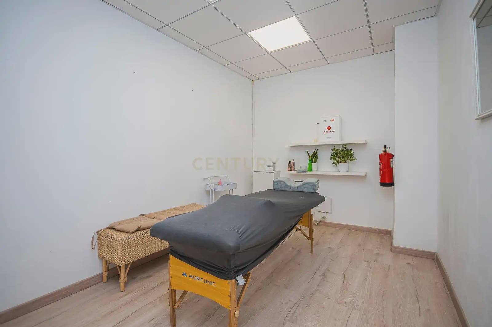 Komercyjne na sprzedaż w Miasto Alicante / Alacant - 45 000 € (Ref: 9889311)