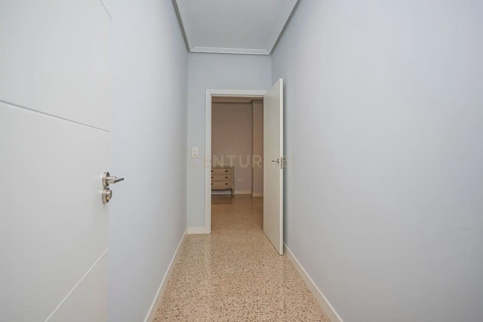 Biuro do wynajęcia w Miasto Alicante / Alacant z basenem - 650 € (Ref: 9889313)