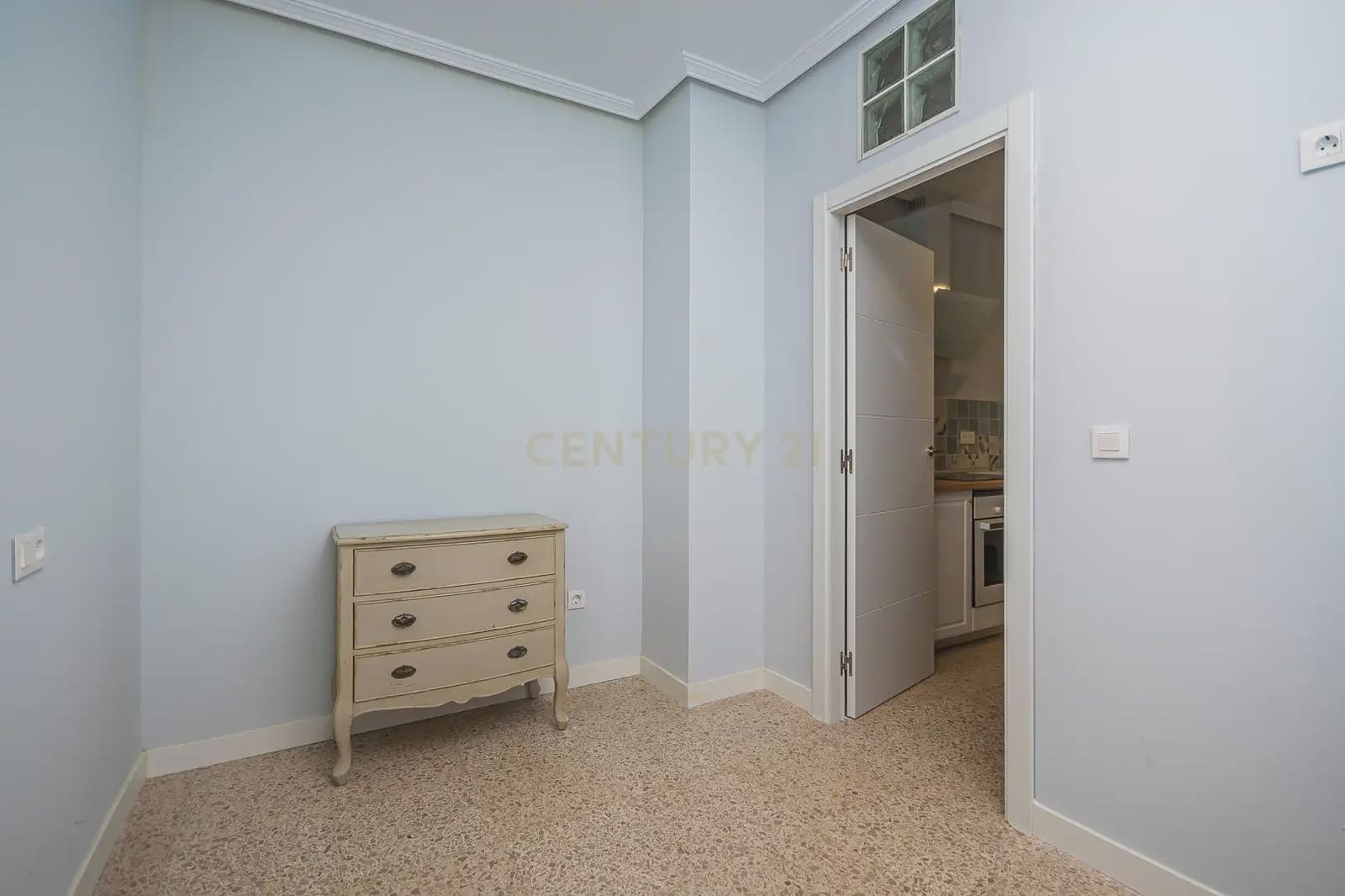Biuro do wynajęcia w Miasto Alicante / Alacant z basenem - 650 € (Ref: 9889313)