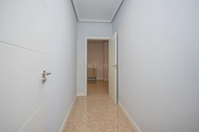 Biuro do wynajęcia w Cabo de las Huertas, Miasto Alicante / Alacant z basenem - 650 € (Ref: 9889313)