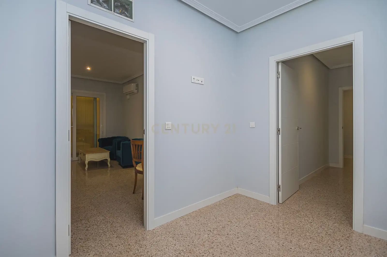 Biuro do wynajęcia w Miasto Alicante / Alacant z basenem - 650 € (Ref: 9889313)