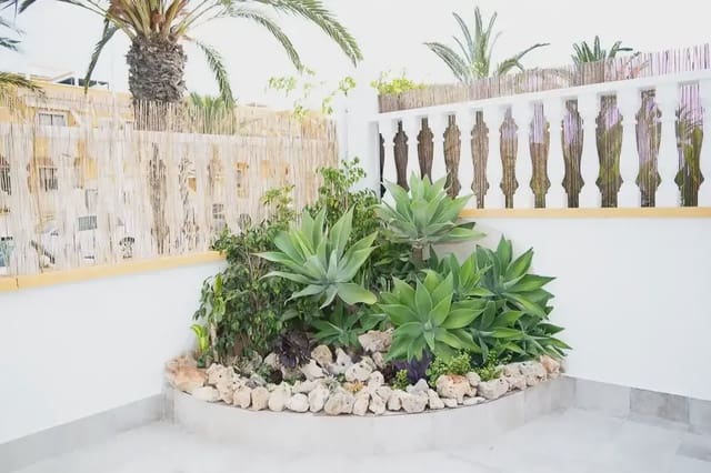 2 bedroom Bungalow for rent in Arenales del Sol, Elche / Elx with pool garage - € 1,200 (Ref: 9889314)