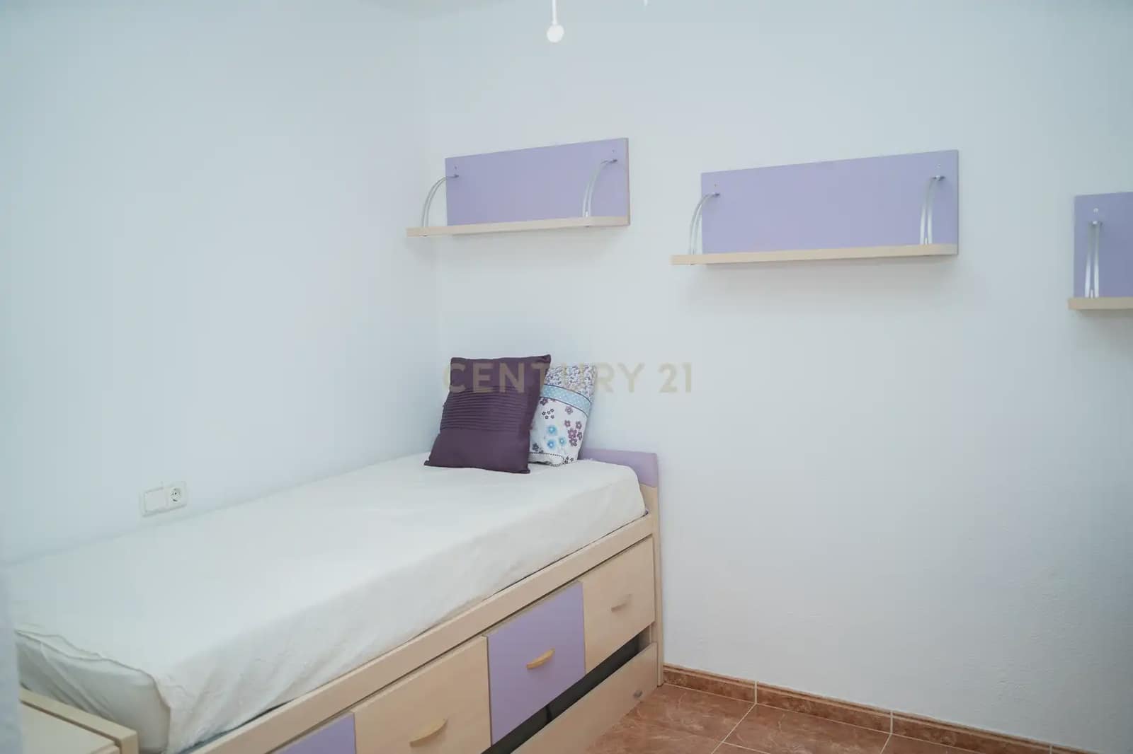 2 bedroom Bungalow for rent in Elche / Elx with pool garage - € 1,200 (Ref: 9889314)