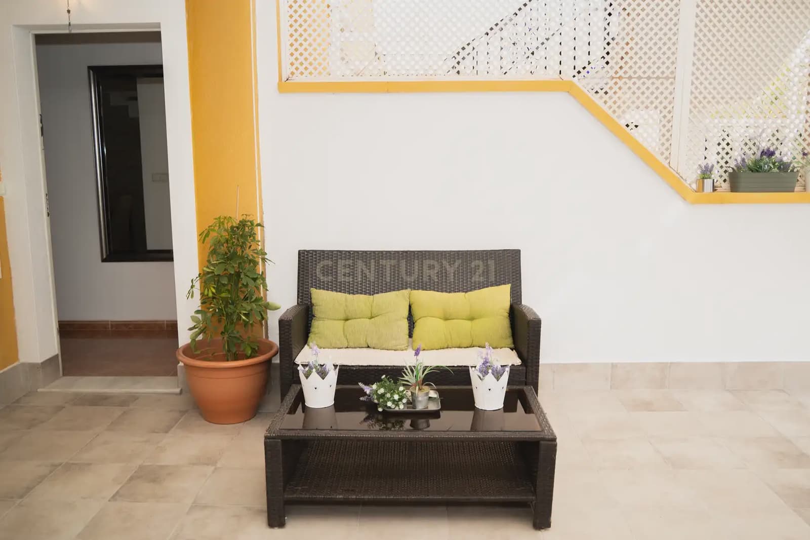 2 bedroom Bungalow for rent in Elche / Elx with pool garage - € 1,200 (Ref: 9889314)