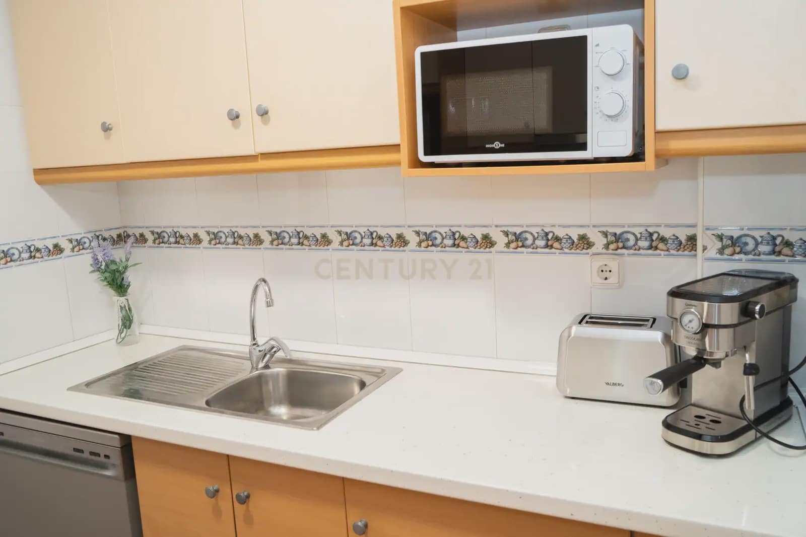 2 bedroom Bungalow for rent in Elche / Elx with pool garage - € 1,200 (Ref: 9889314)