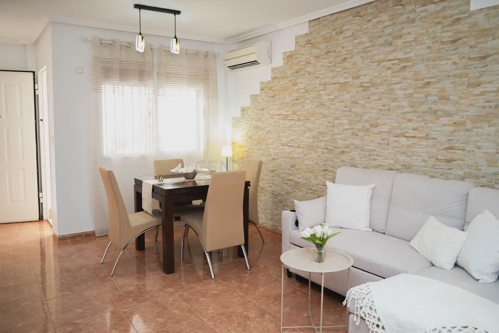 2 bedroom Bungalow for rent in Elche / Elx with pool garage - € 1,200 (Ref: 9889314)