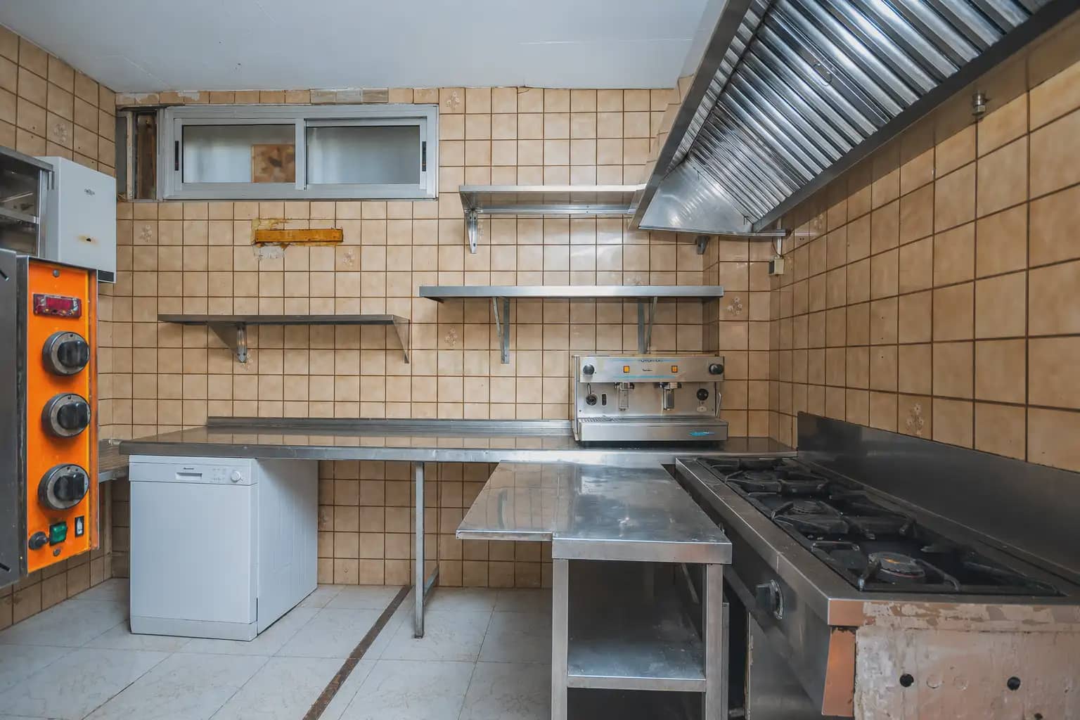 Commercieel te koop in El Campello - € 346.000 (Ref: 9905105)