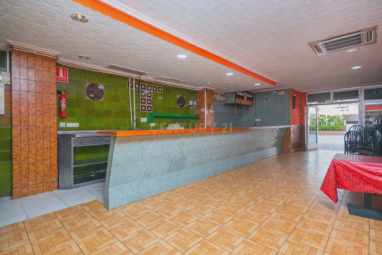 Commercieel te koop in El Campello - € 346.000 (Ref: 9905105)