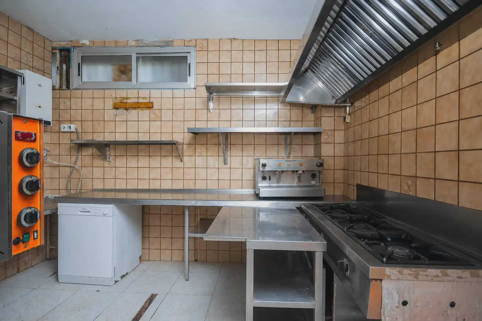 Commercieel te koop in El Campello - € 346.000 (Ref: 9905105)