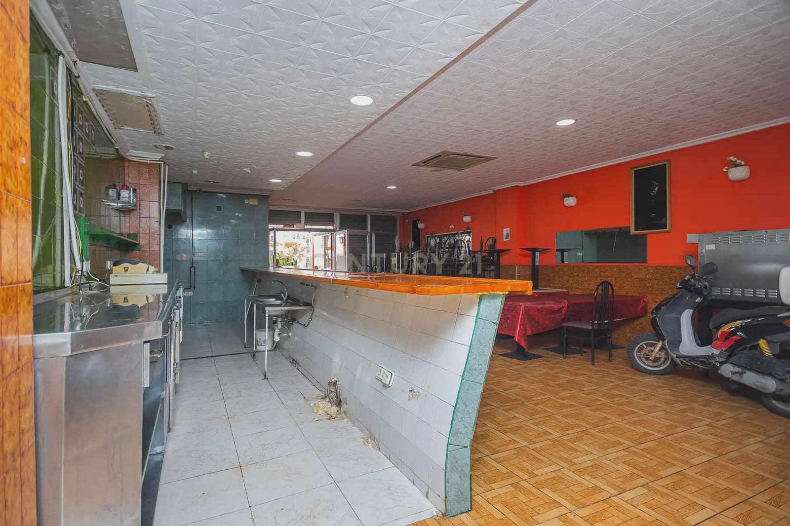 Commercieel te koop in El Campello - € 346.000 (Ref: 9905105)