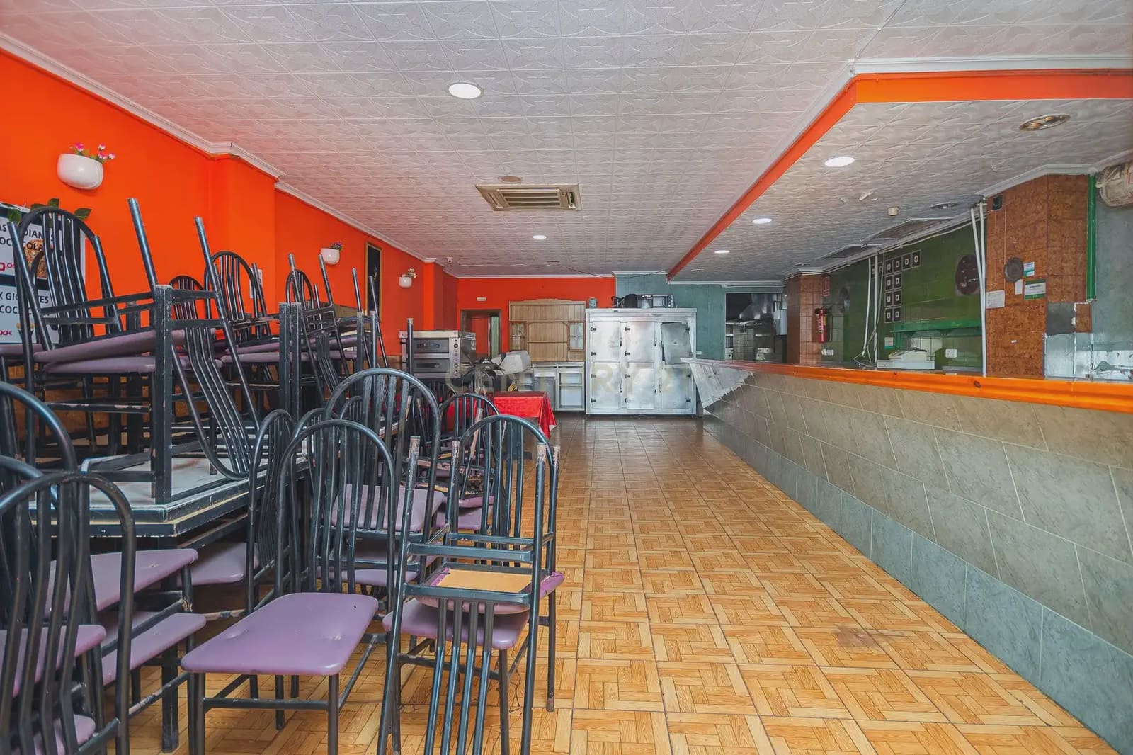 Commercieel te koop in El Campello - € 346.000 (Ref: 9905105)
