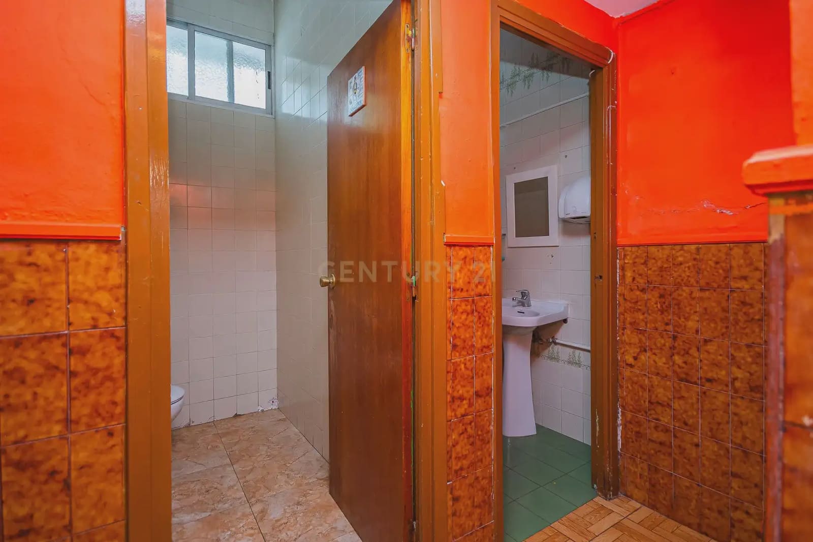 Commercieel te koop in El Campello - € 346.000 (Ref: 9905105)