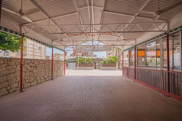 Commercieel te koop in El Campello - € 346.000 (Ref: 9905105)